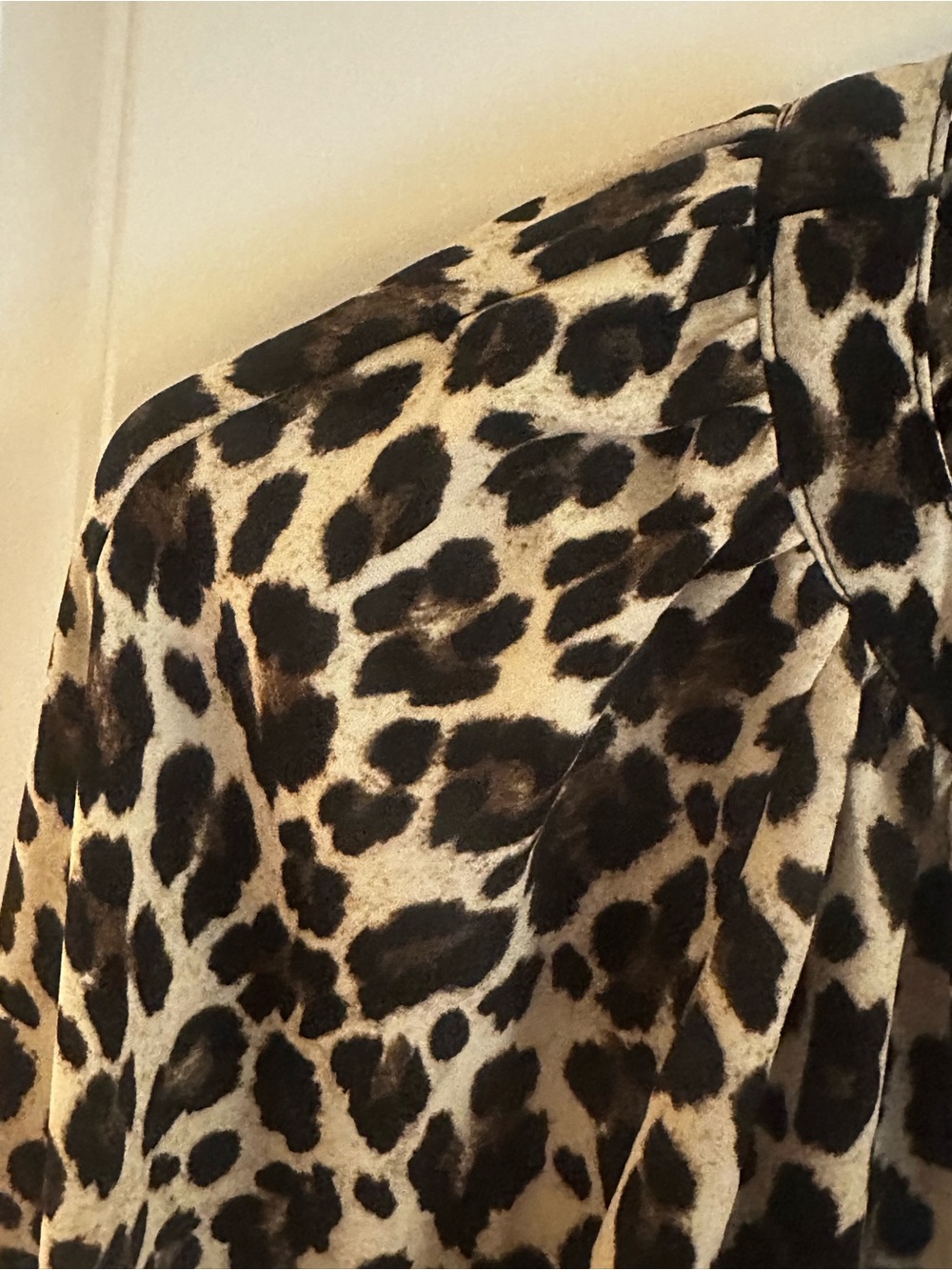 Vince Camuto Leopard Print Blouse - Picture 3 of 14